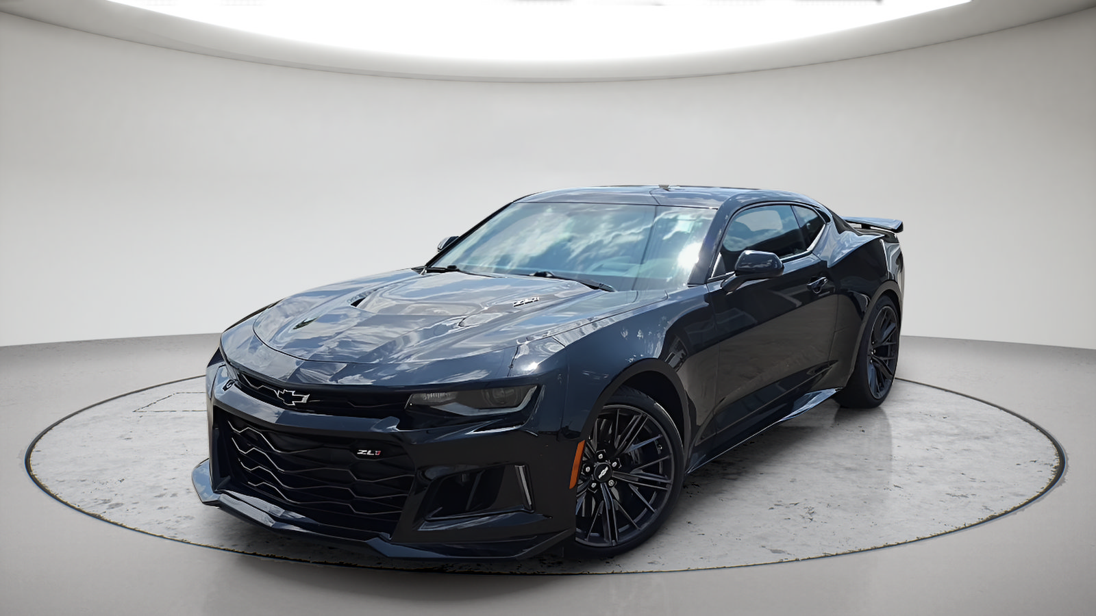 Used 2018 Chevrolet Camaro ZL1 RWD image 1