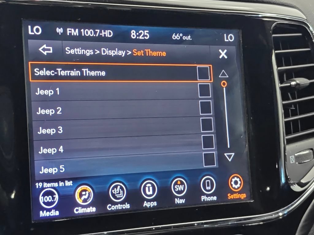 Used 2019 Jeep Grand Cherokee Altitude AWD/4WD image 49