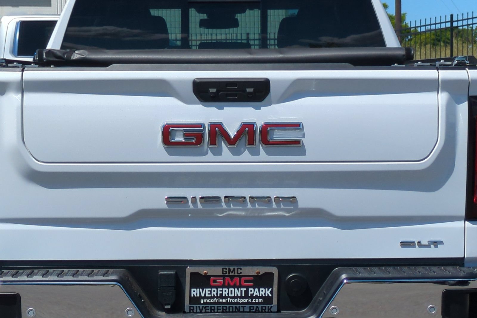 Used 2024 GMC Sierra 1500 SLT w/ SLT Premium Plus Package AWD/4WD image 49