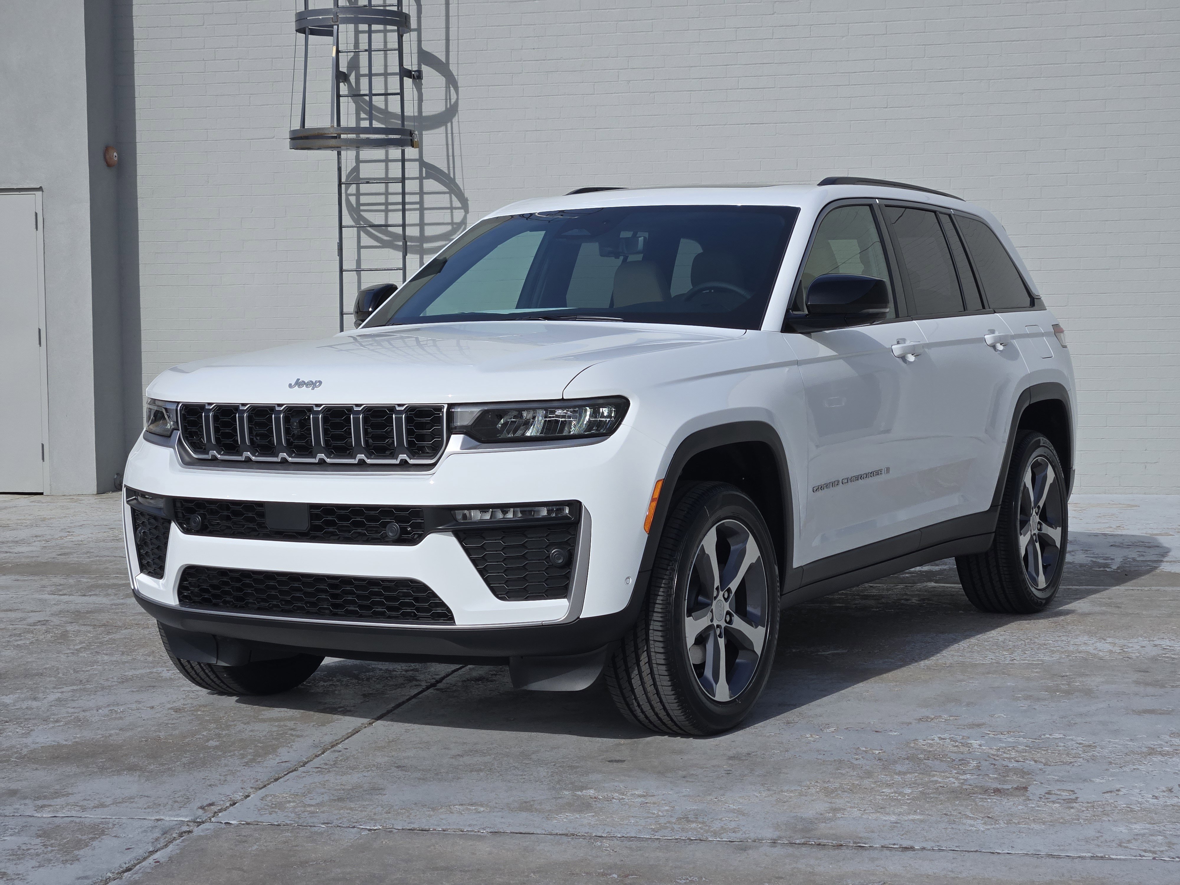 New 2026 Jeep Grand Cherokee Limited image 2
