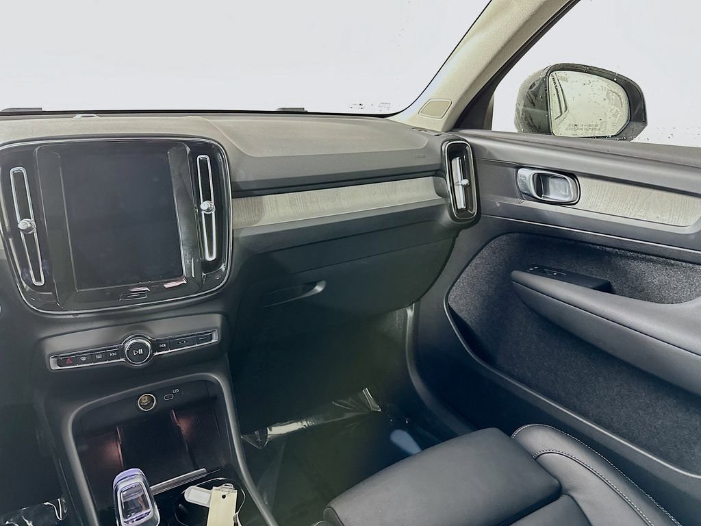 Used 2023 Volvo XC40 B5 Plus w/ Driver Assist Package image 31