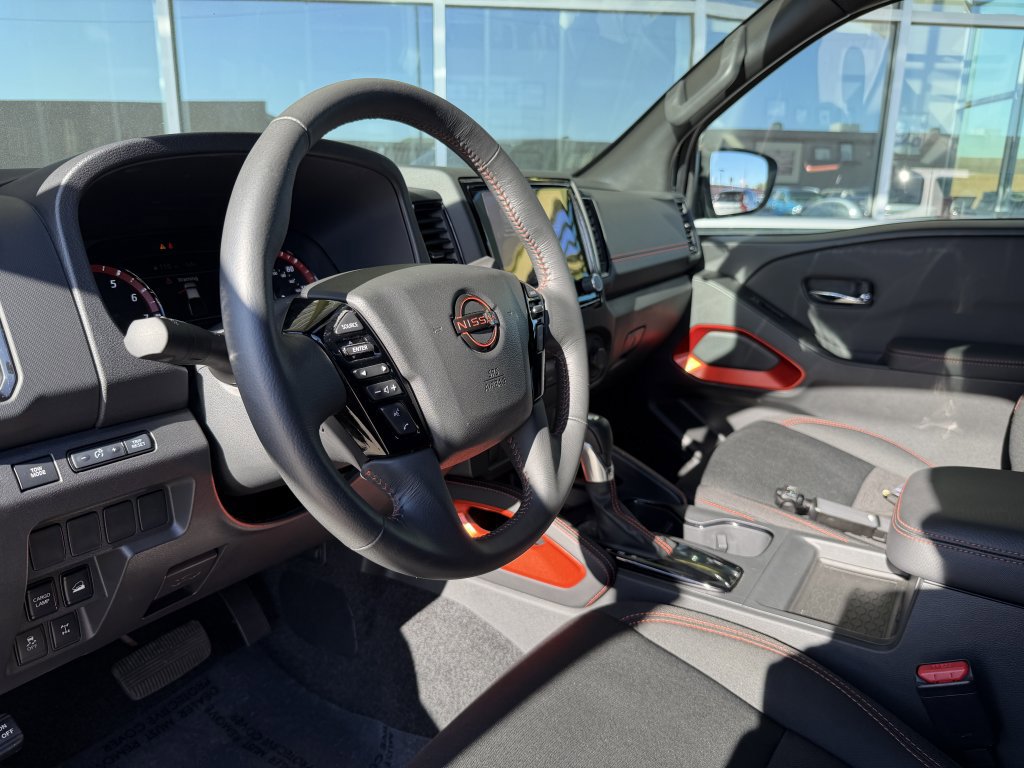 Used 2024 Nissan Frontier PRO-4X w/ Off-Road Protection Package image 31