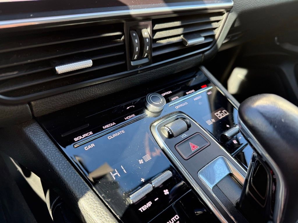 Used 2020 Porsche Cayenne image 11