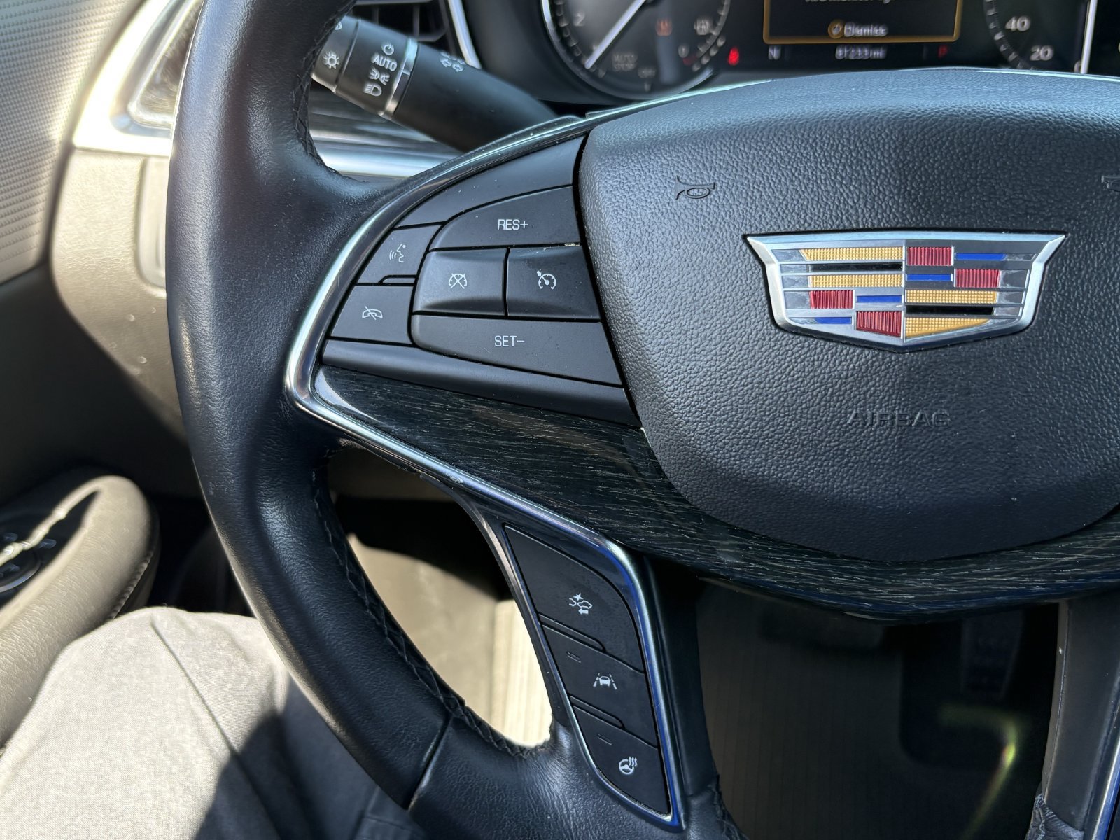 Used 2021 Cadillac XT5 Premium Luxury FWD image 37