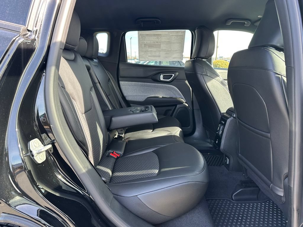 New 2026 Jeep Compass Latitude AWD/4WD image 16