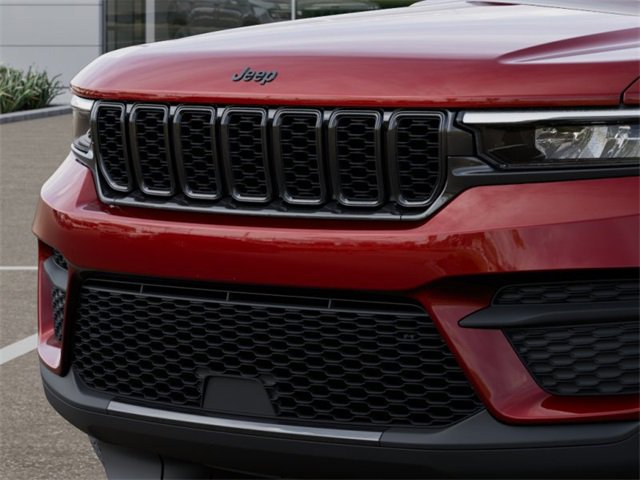 New 2025 Jeep Grand Cherokee Altitude image 11