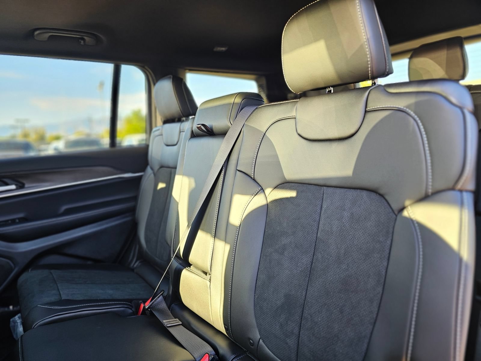 New 2026 Jeep Grand Cherokee L Altitude RWD image 20