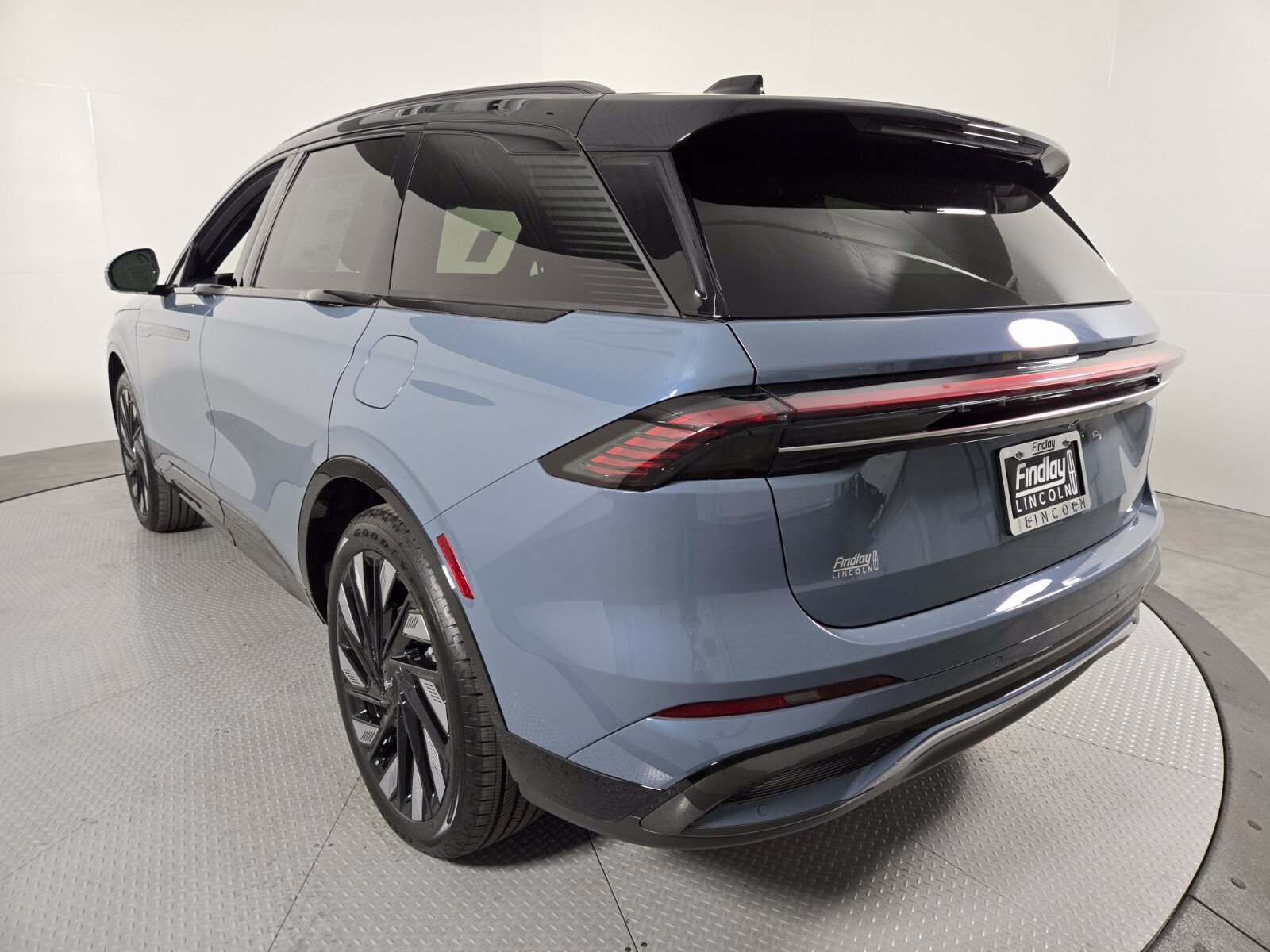 New 2026 Lincoln Nautilus Reserve w/ Jet Appearance Package AWD/4WD image 7