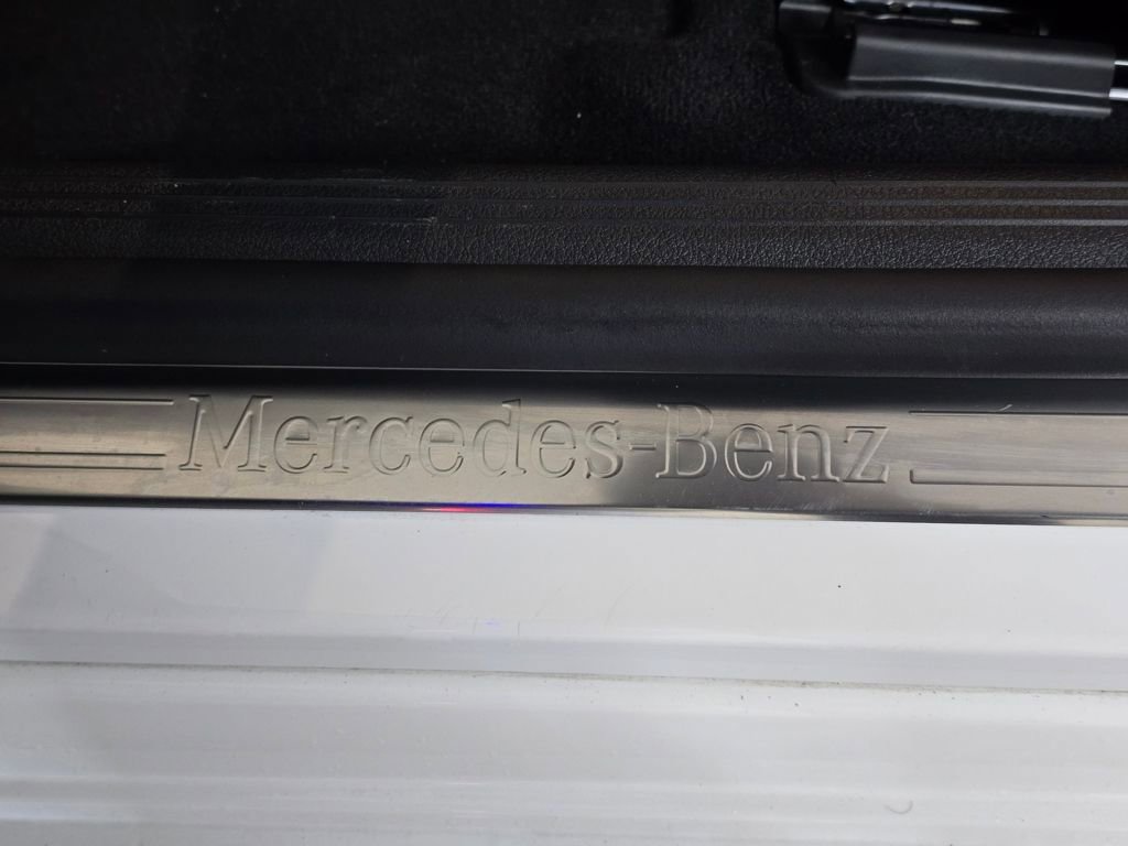 Used 2025 Mercedes-Benz C 300 4MATIC Sedan image 16