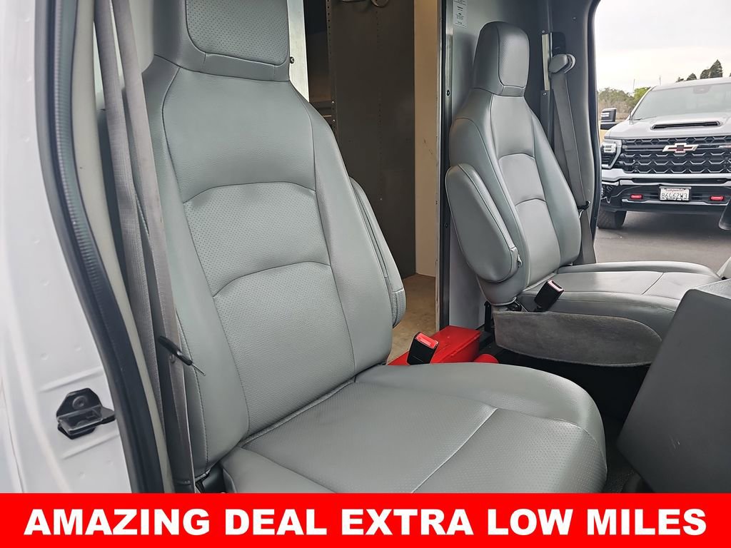 Used 2019 Ford E-450 and Econoline 450 Super Duty w/ Power Windows & Locks Group image 10