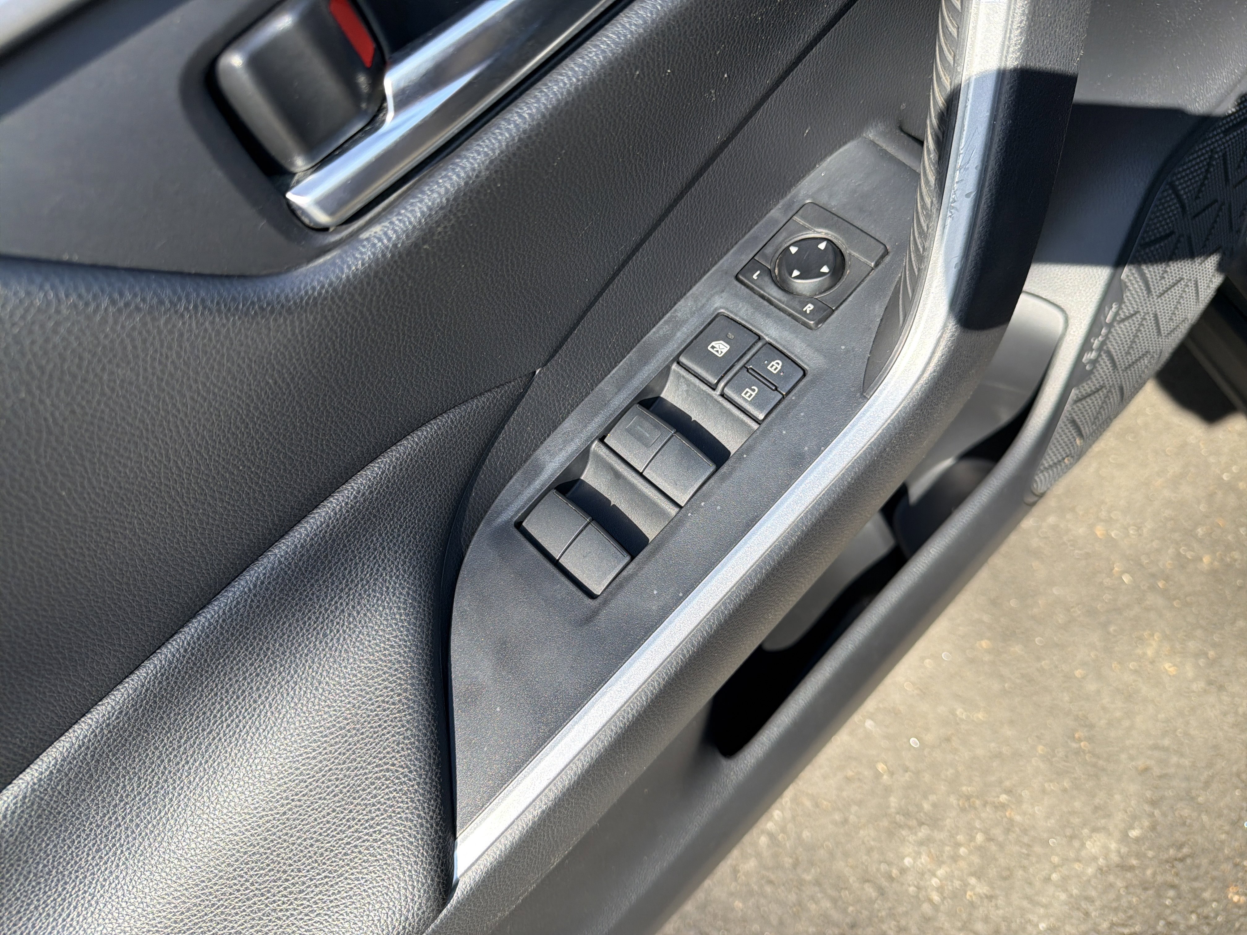 Used 2019 Toyota RAV4 XLE w/ All Weather Liner Package image 15