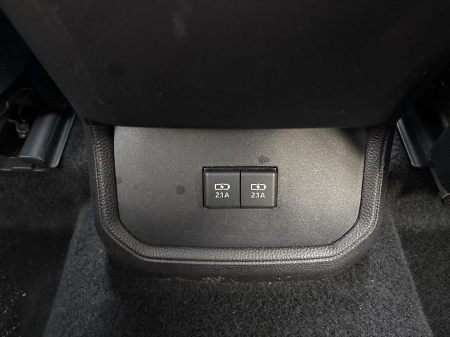 Used 2021 Toyota Highlander LE image 22