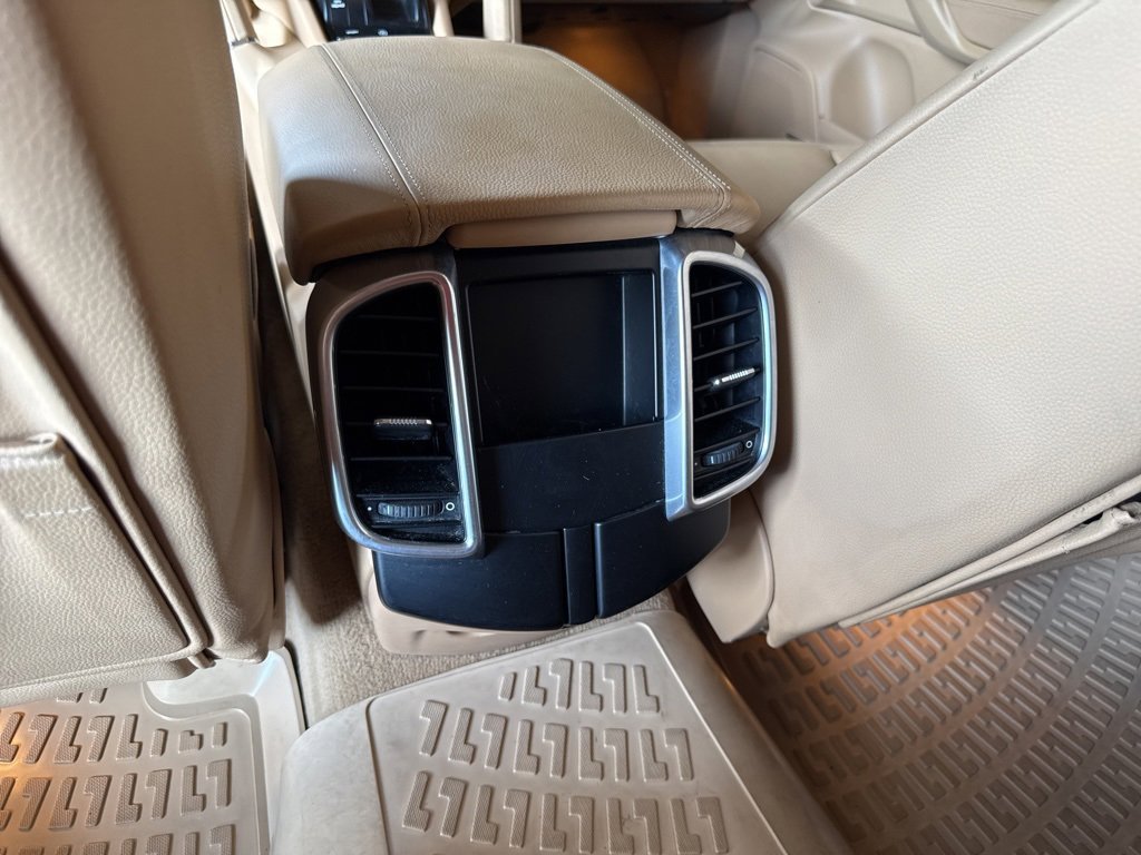 Used 2016 Porsche Cayenne image 34