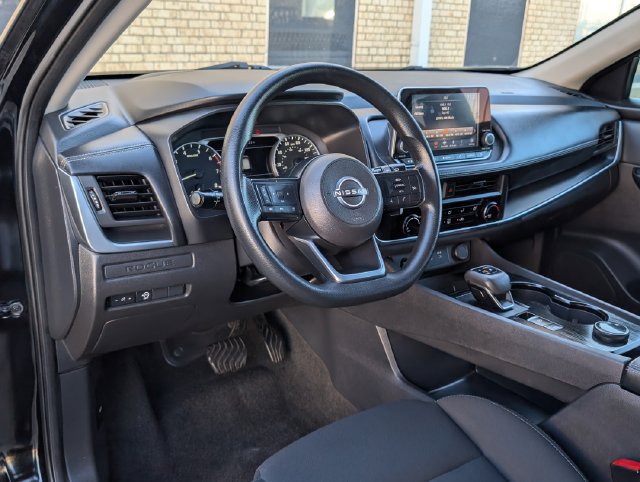 Used 2024 Nissan Rogue S AWD/4WD image 4