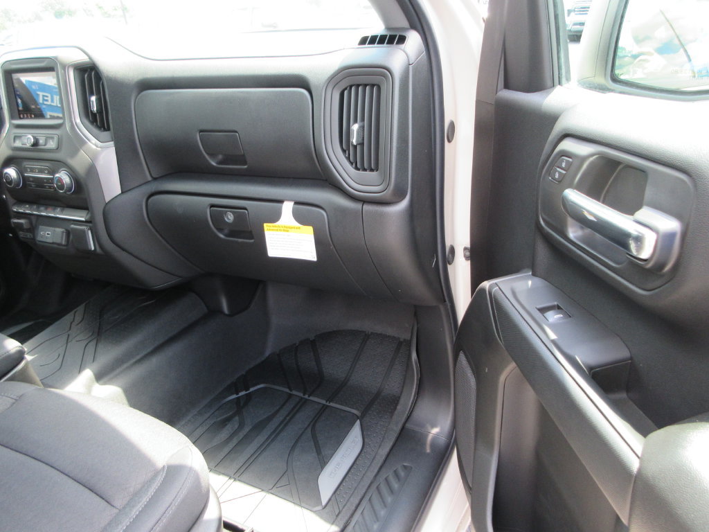 New 2026 Chevrolet Silverado 1500 Custom w/ Turbomax Blackout Package AWD/4WD image 19