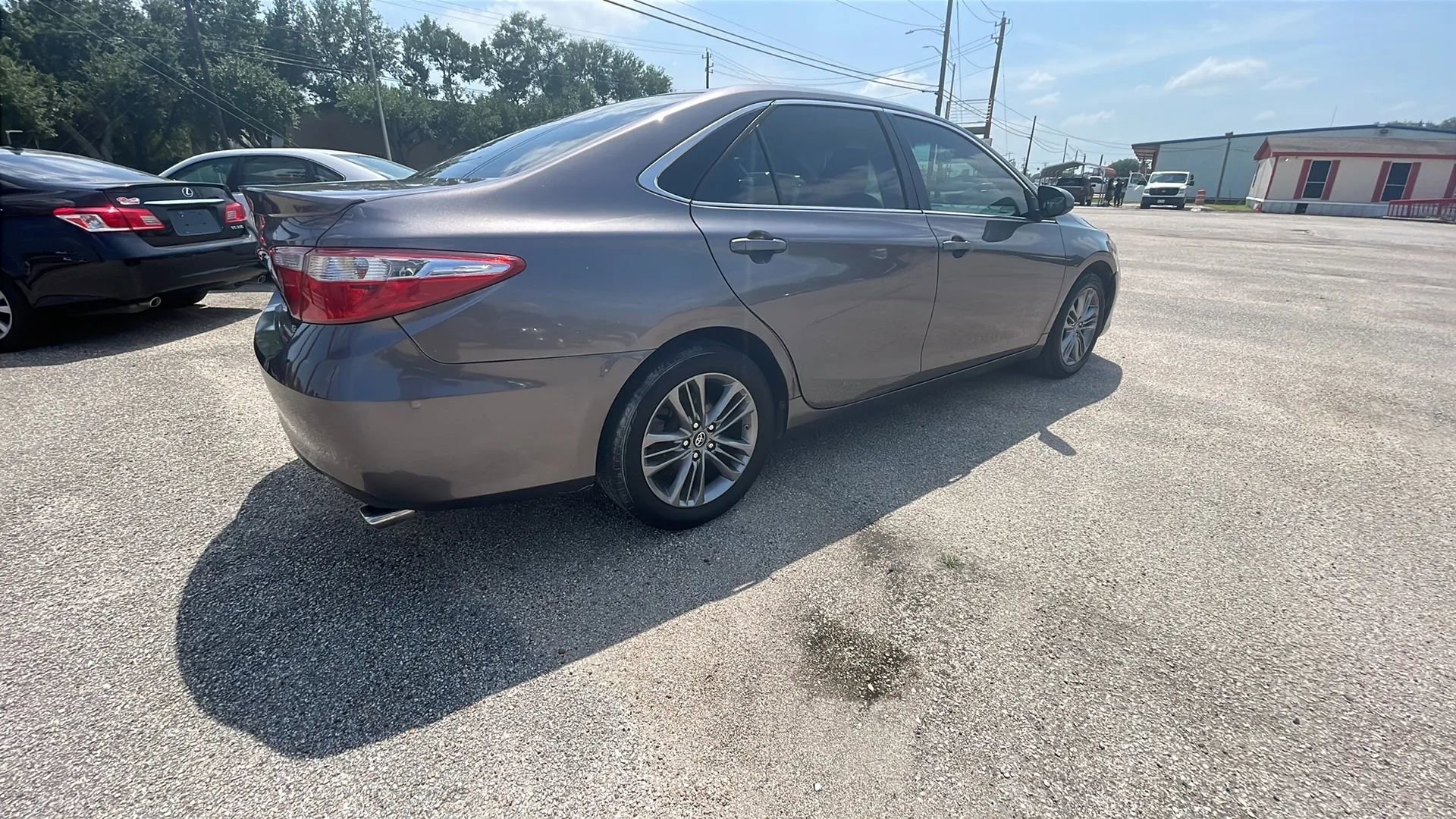 Used 2016 Toyota Camry SE FWD image 5