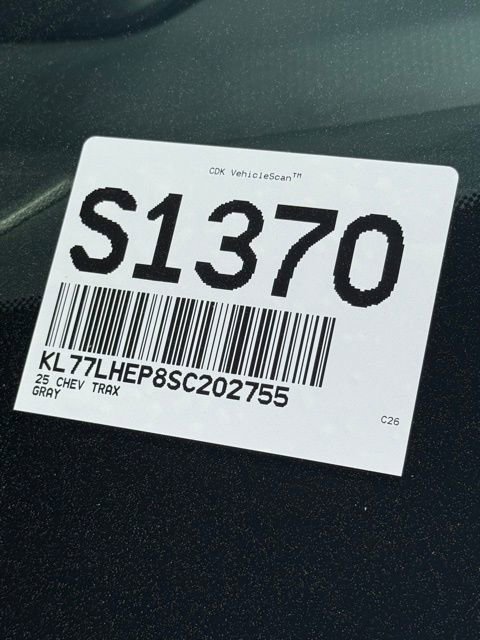Used 2025 Chevrolet Trax LT FWD image 34