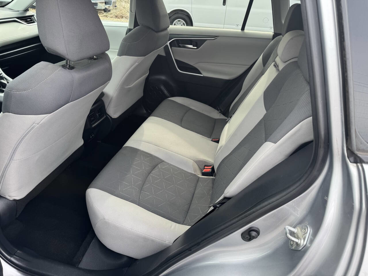 Used 2020 Toyota RAV4 XLE image 10