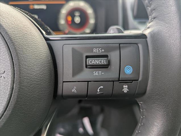 Used 2024 Nissan Rogue SL w/ SL Premium Package image 11