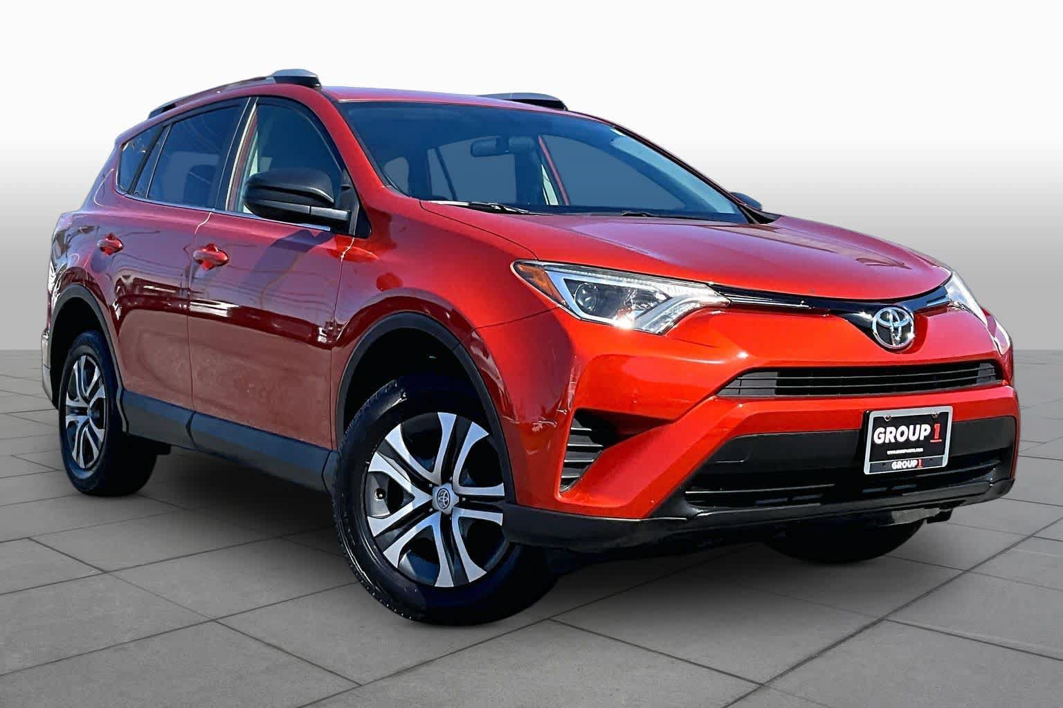 Used 2016 Toyota RAV4 LE AWD/4WD image 3
