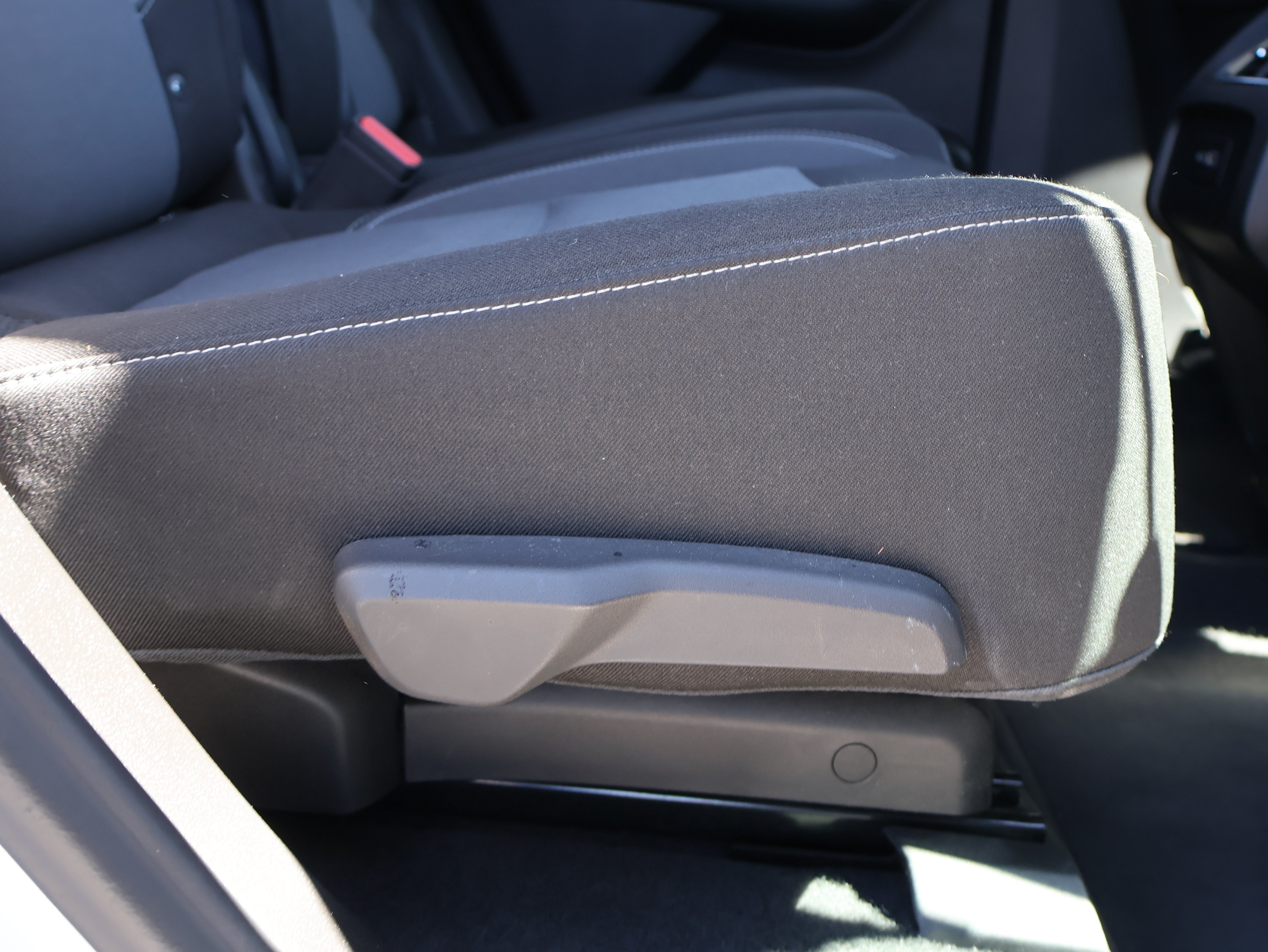 Used 2025 Chevrolet Blazer LT AWD/4WD image 14