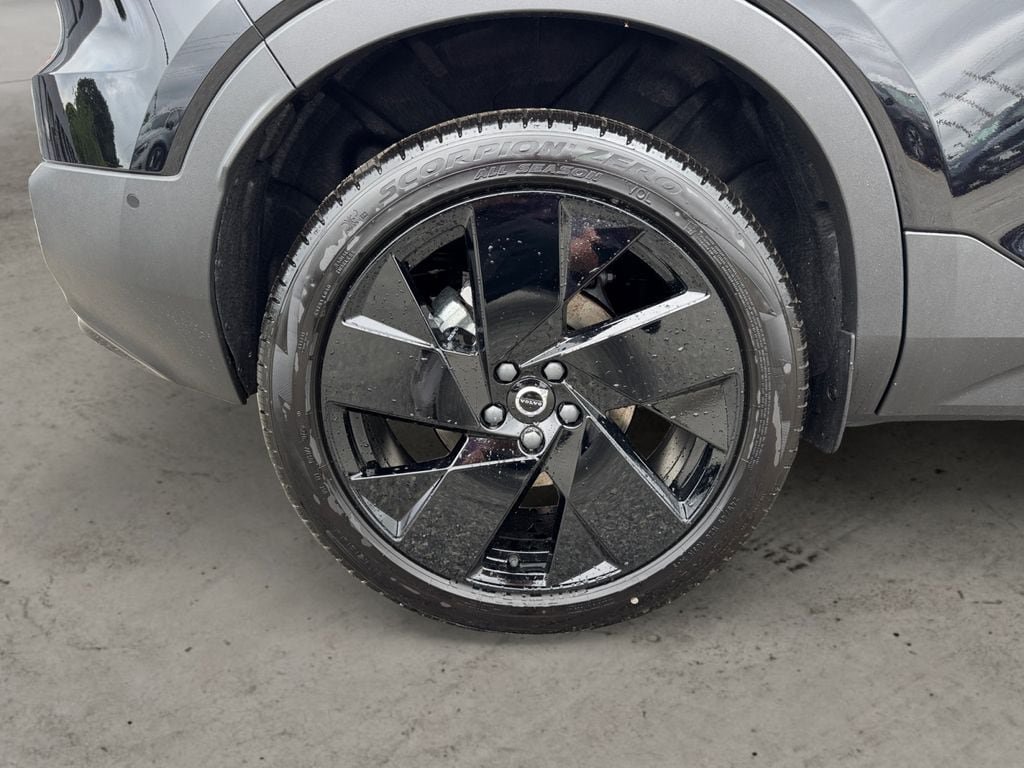 New 2026 Volvo XC40 B5 Ultra w/ Protection Package Premier AWD/4WD image 8