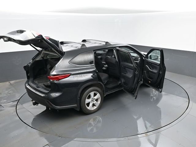 Used 2020 Toyota Highlander LE image 27