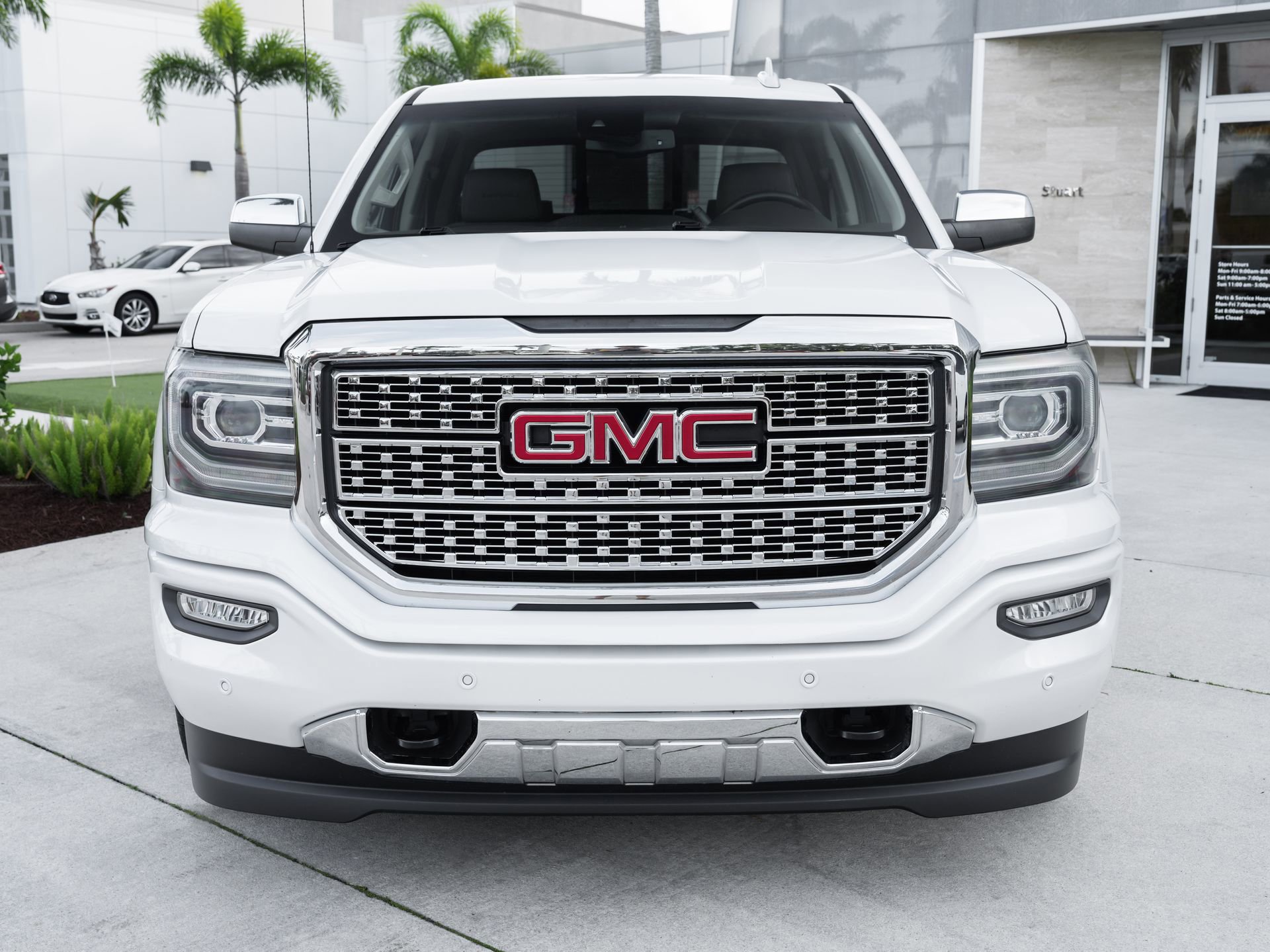 Used 2016 GMC Sierra 1500 Denali w/ Enhanced Driver Alert Package AWD/4WD image 4