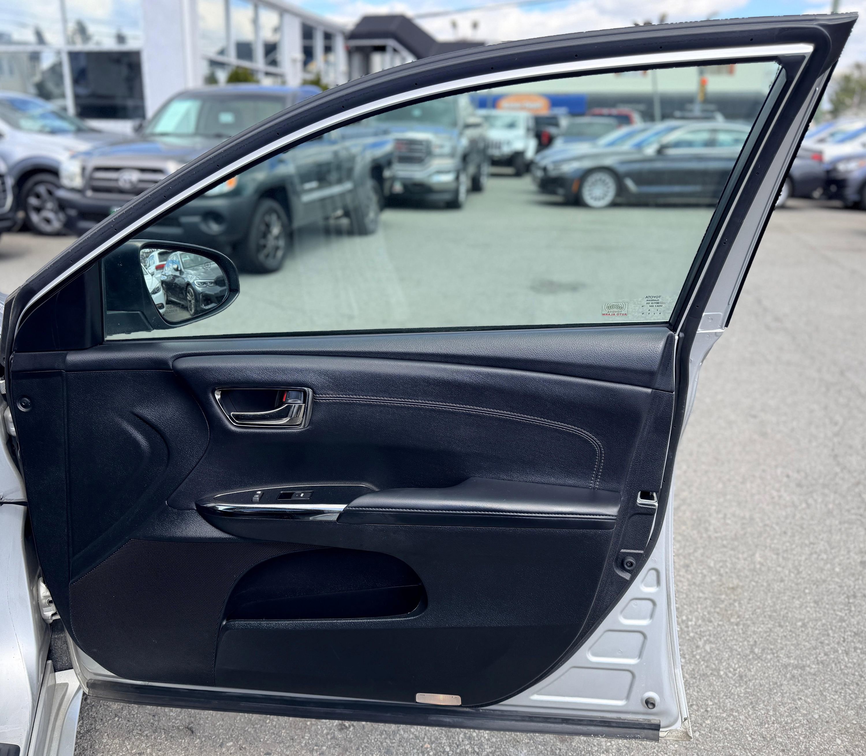 Used 2014 Toyota Avalon XLE Premium FWD image 29