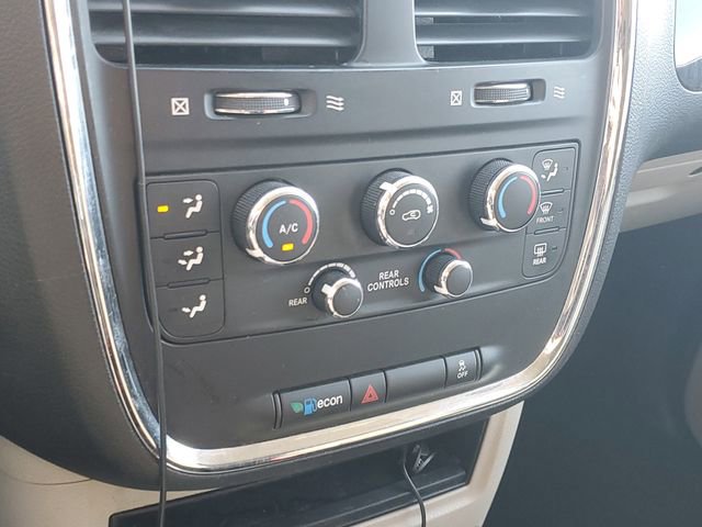 Used 2016 Dodge Grand Caravan SE w/ Quick Order Package 29E SE FWD image 25