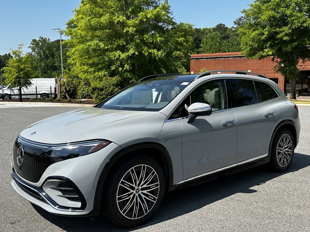 New 2026 Mercedes-Benz EQS 400 4MATIC SUV image 4