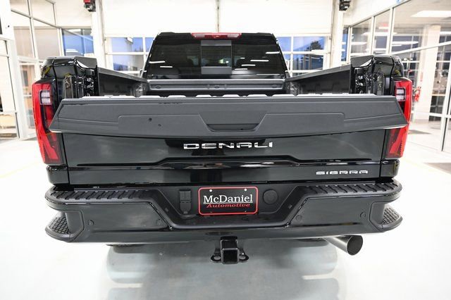 New 2026 GMC Sierra 2500 Denali w/ Denali Reserve Package image 7
