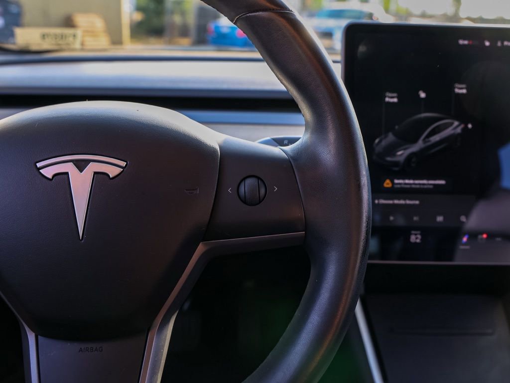 Used 2018 Tesla Model 3 Mid Range image 26