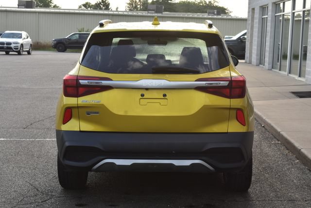 Used 2023 Kia Seltos LX AWD/4WD image 8