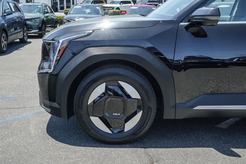Certified 2024 Kia EV9 Light Long Range RWD image 9