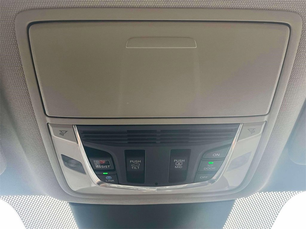 Used 2023 Acura MDX Technology image 32