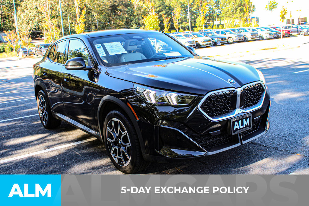 Used 2025 BMW X2 xDrive28i AWD/4WD image 3