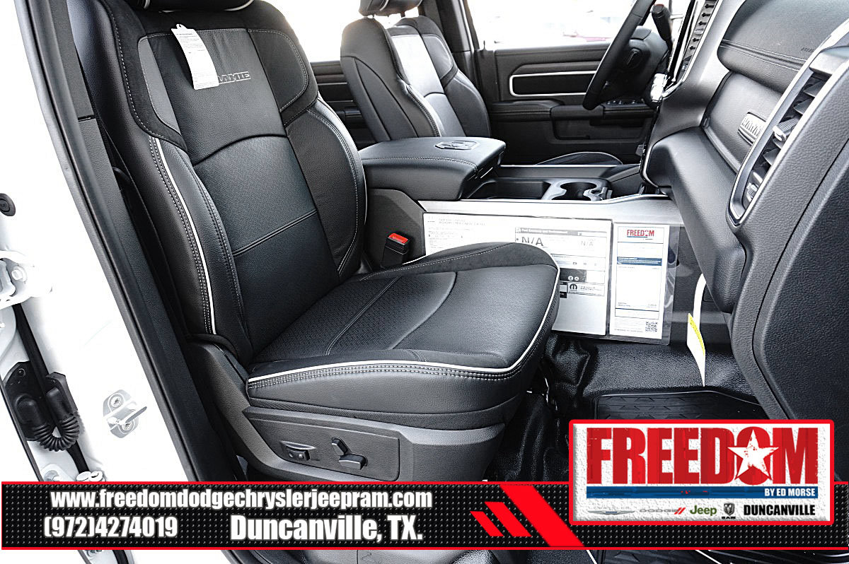 New 2026 RAM 4500 4x4 Crew Cab DRW w/ Laramie Trim Package image 16