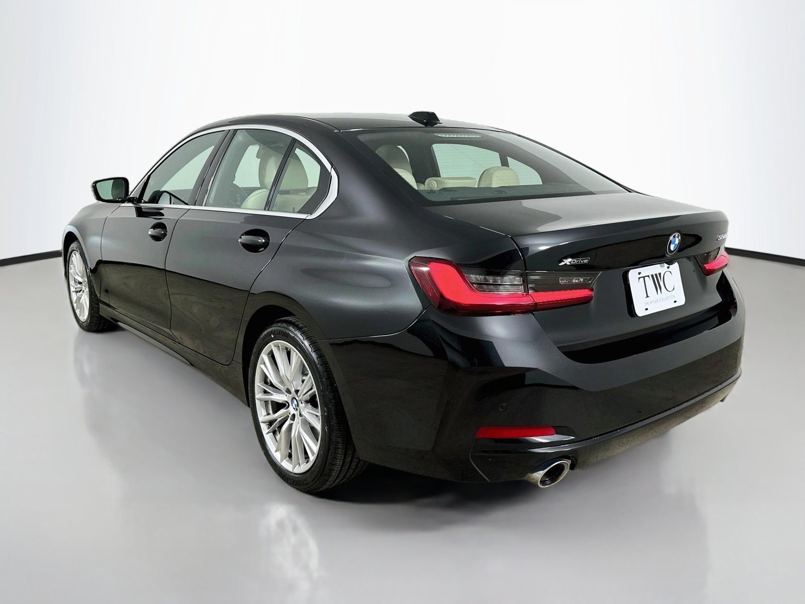 Used 2024 BMW 330i xDrive Sedan w/ Convenience Package AWD/4WD image 7