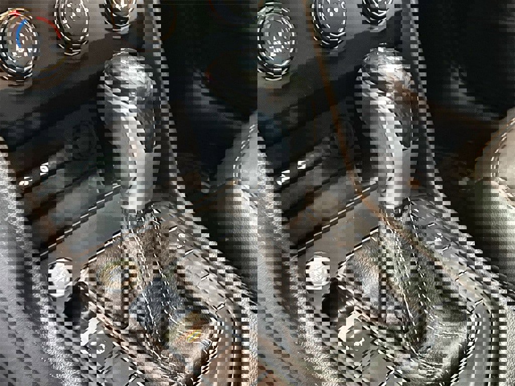 Used 2022 Volkswagen Taos SE image 22