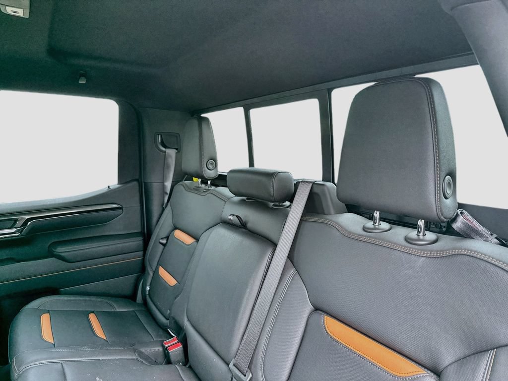 Used 2025 GMC Sierra 1500 AT4 w/ AT4 Premium Package AWD/4WD image 24