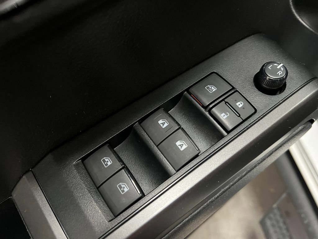 Used 2022 Toyota Tacoma TRD Sport w/ Technology Package image 13