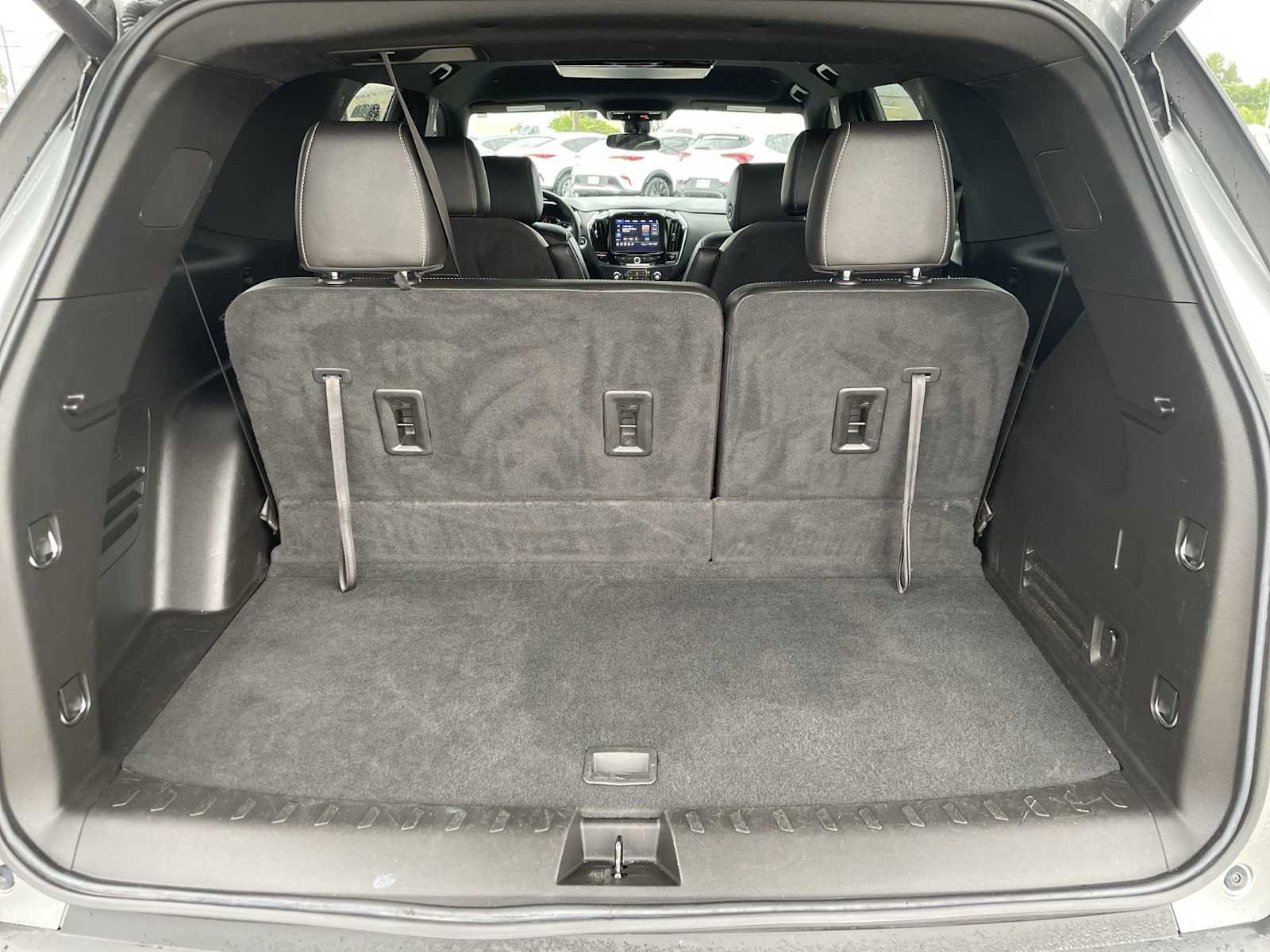 Used 2023 Chevrolet Traverse LT FWD image 25