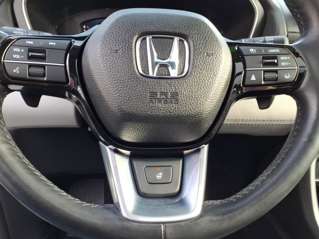 Used 2023 Honda Pilot Elite image 16