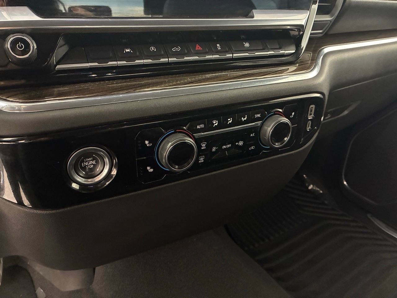 Used 2024 Chevrolet Silverado 1500 LT image 19