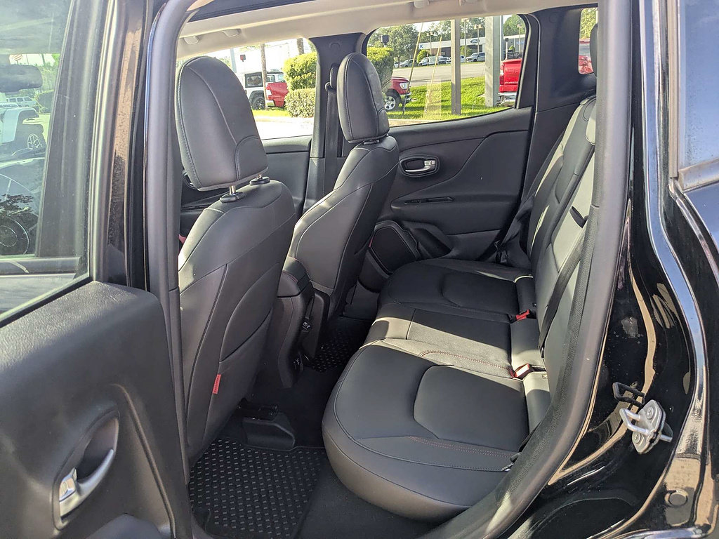 Used 2020 Jeep Renegade Trailhawk w/ Premium Leather Group AWD/4WD image 13