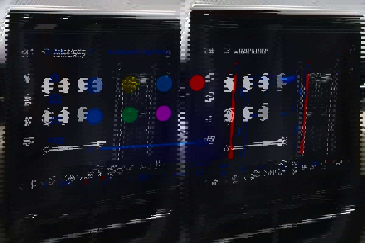 Used 2025 Lincoln Nautilus Premier image 36