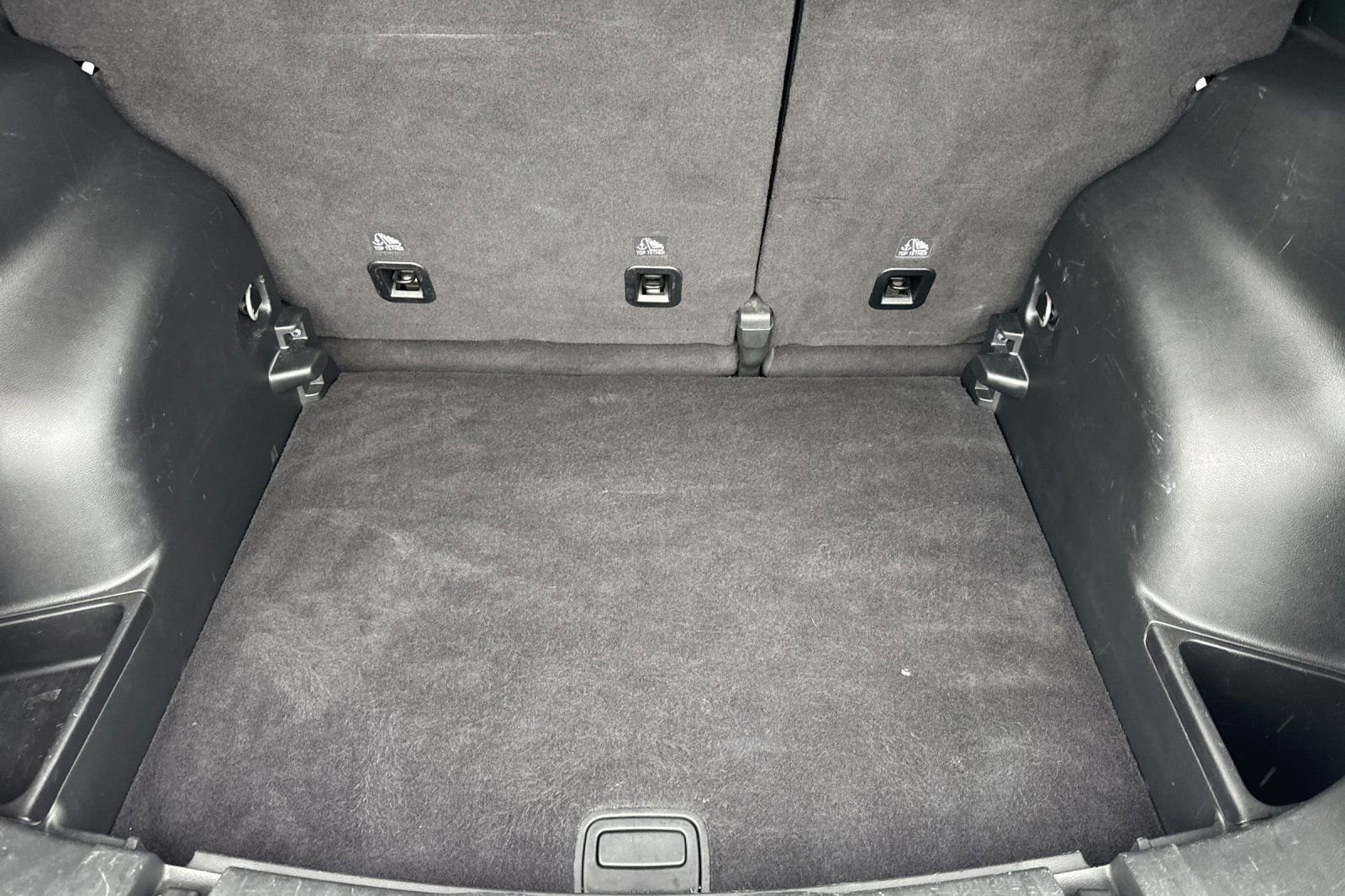 Used 2018 Jeep Compass Latitude w/ Popular Equipment Group image 16