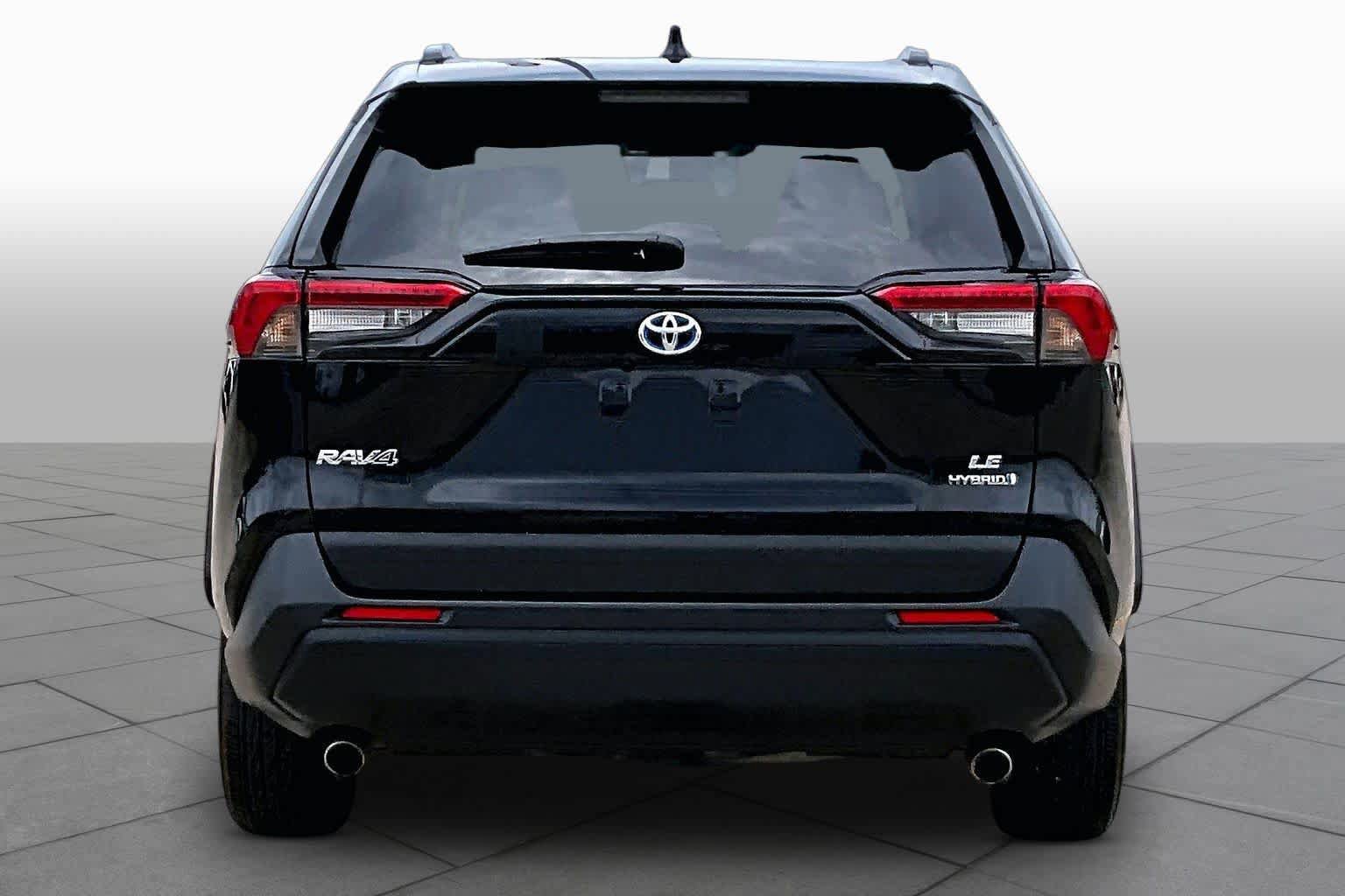 Certified 2024 Toyota RAV4 LE AWD/4WD image 5
