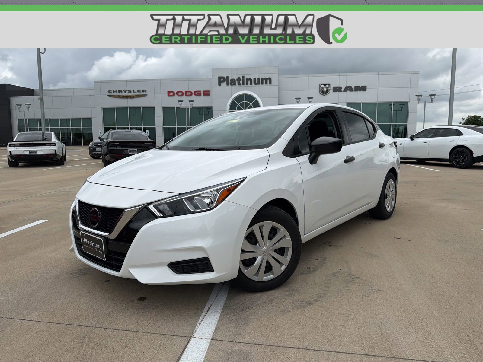 Used 2022 Nissan Versa S FWD image 1